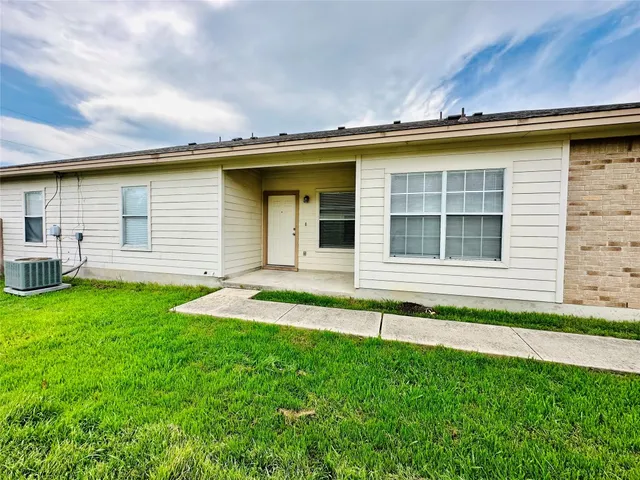 $1,450 | 222 Marvin Cove, Hutto, TX 78634