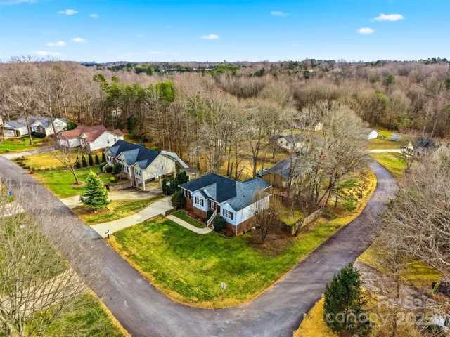 $398,000 | 3392 Overbrook Drive, Conover, NC 28613