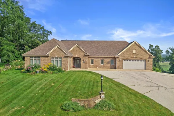 $1,250,000 | S94-w23620 Kunzendorf Court, Vernon, WI 53103