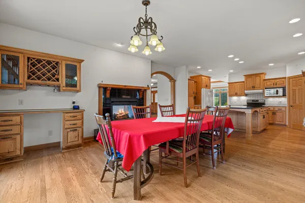 $1,250,000 | S94-w23620 Kunzendorf Court, Vernon, WI 53103