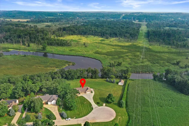 $1,250,000 | S94-w23620 Kunzendorf Court, Vernon, WI 53103