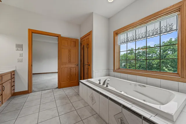 $1,250,000 | S94-w23620 Kunzendorf Court, Vernon, WI 53103