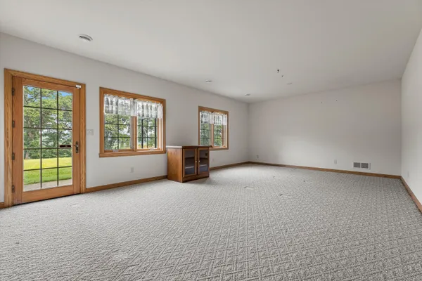 $1,250,000 | S94-w23620 Kunzendorf Court, Vernon, WI 53103