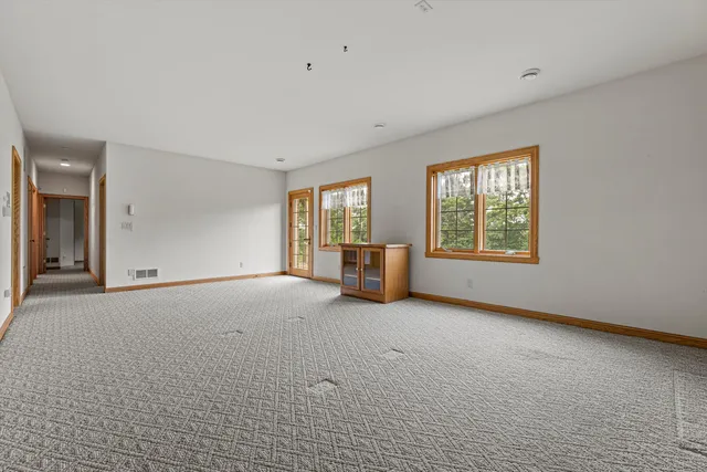 $1,250,000 | S94-w23620 Kunzendorf Court, Vernon, WI 53103