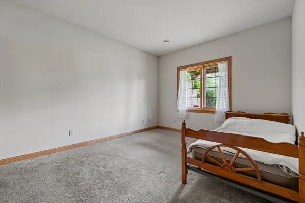 $1,250,000 | S94-w23620 Kunzendorf Court, Vernon, WI 53103