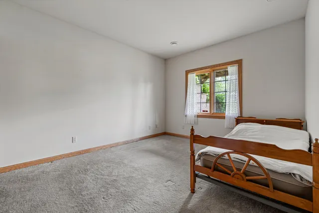 $1,250,000 | S94-w23620 Kunzendorf Court, Vernon, WI 53103