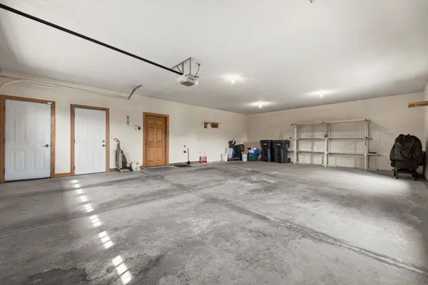 $1,250,000 | S94-w23620 Kunzendorf Court, Vernon, WI 53103