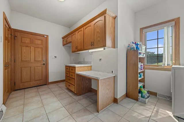 $1,250,000 | S94-w23620 Kunzendorf Court, Vernon, WI 53103