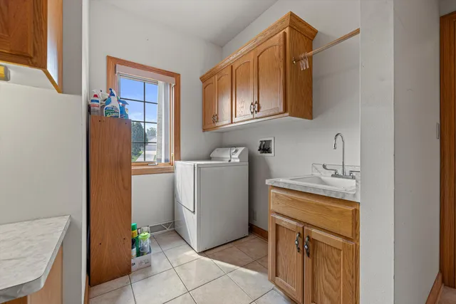 $1,250,000 | S94-w23620 Kunzendorf Court, Vernon, WI 53103