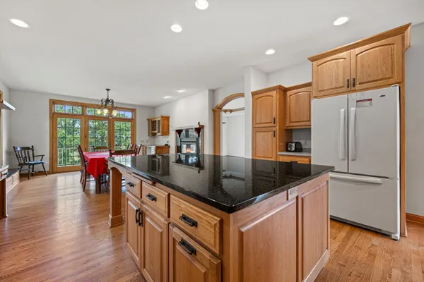 $1,250,000 | S94-w23620 Kunzendorf Court, Vernon, WI 53103