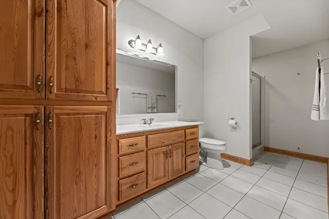 $1,250,000 | S94-w23620 Kunzendorf Court, Vernon, WI 53103