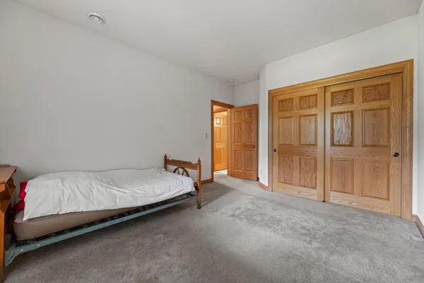 $1,250,000 | S94-w23620 Kunzendorf Court, Vernon, WI 53103