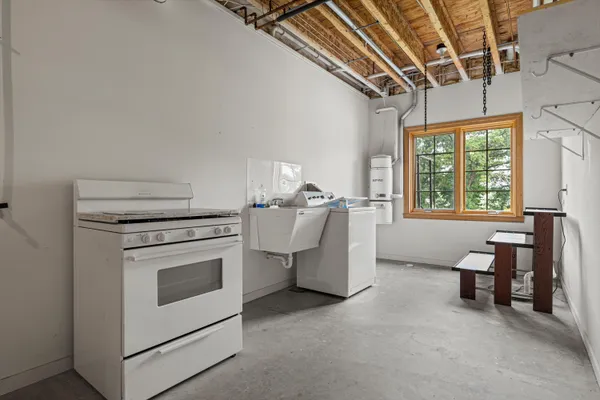 $1,250,000 | S94-w23620 Kunzendorf Court, Vernon, WI 53103