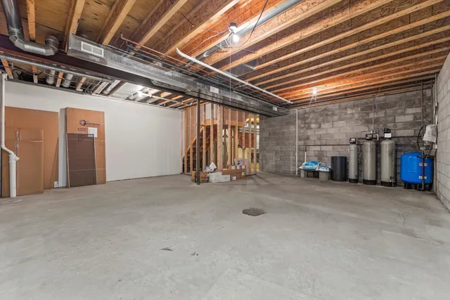 $1,250,000 | S94-w23620 Kunzendorf Court, Vernon, WI 53103