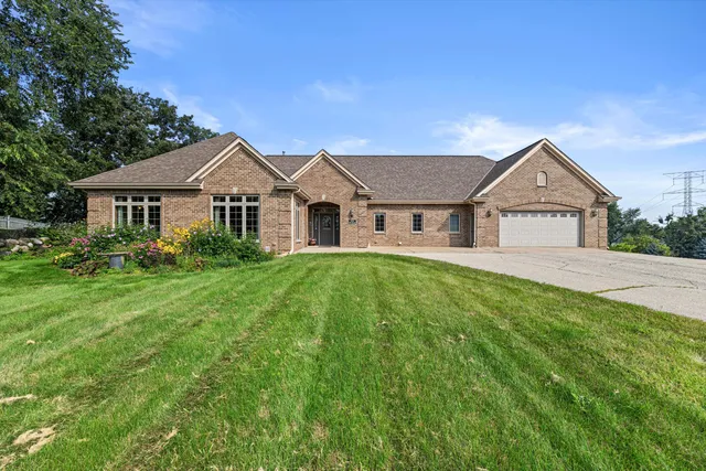 $1,250,000 | S94-w23620 Kunzendorf Court, Vernon, WI 53103