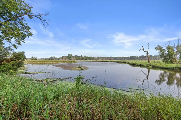 $1,250,000 | S94-w23620 Kunzendorf Court, Vernon, WI 53103