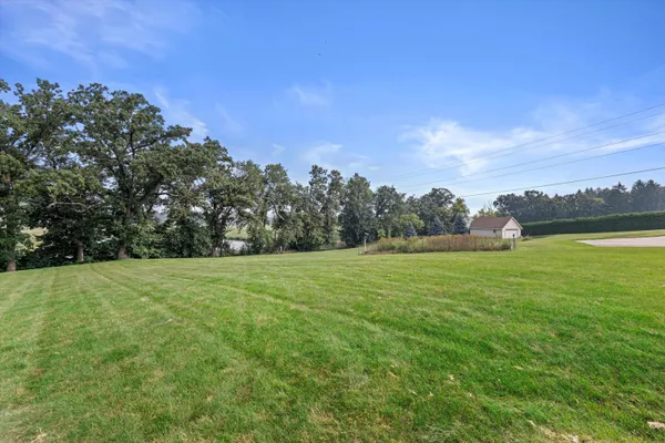 $1,250,000 | S94-w23620 Kunzendorf Court, Vernon, WI 53103