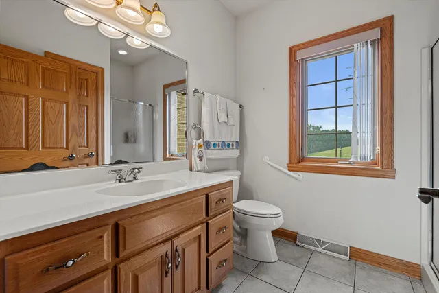 $1,250,000 | S94-w23620 Kunzendorf Court, Vernon, WI 53103