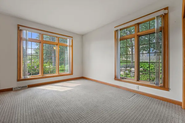 $1,250,000 | S94-w23620 Kunzendorf Court, Vernon, WI 53103