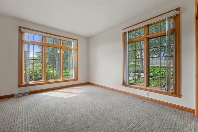 $1,250,000 | S94-w23620 Kunzendorf Court, Vernon, WI 53103