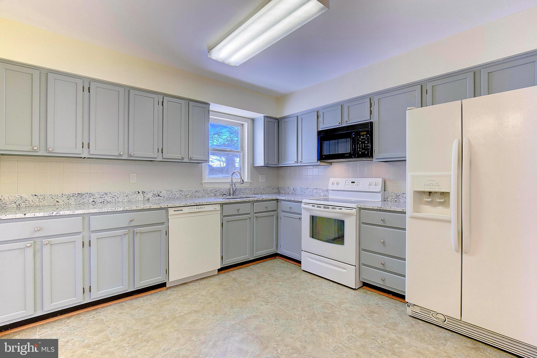 921 Riversedge Circle Annapolis, MD 21401 - Photo 12 of 25 Gallery Image 12