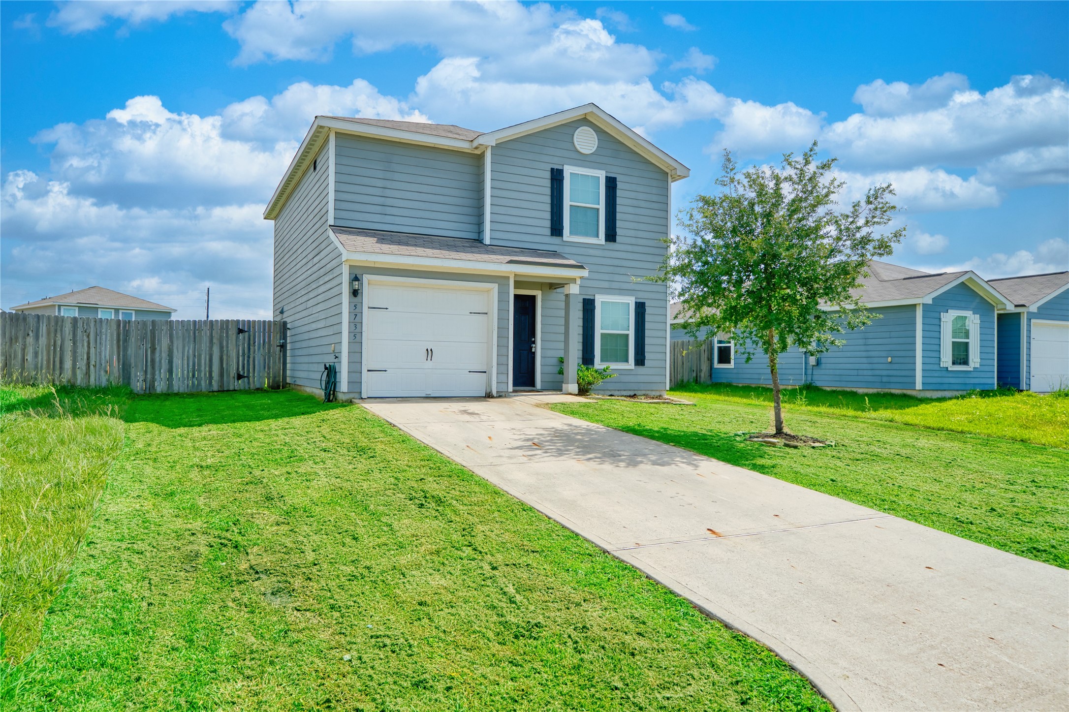 5735 Rainbow Rd. Cove, TX 77523 - Photo 2 of 22 Beautiful Home