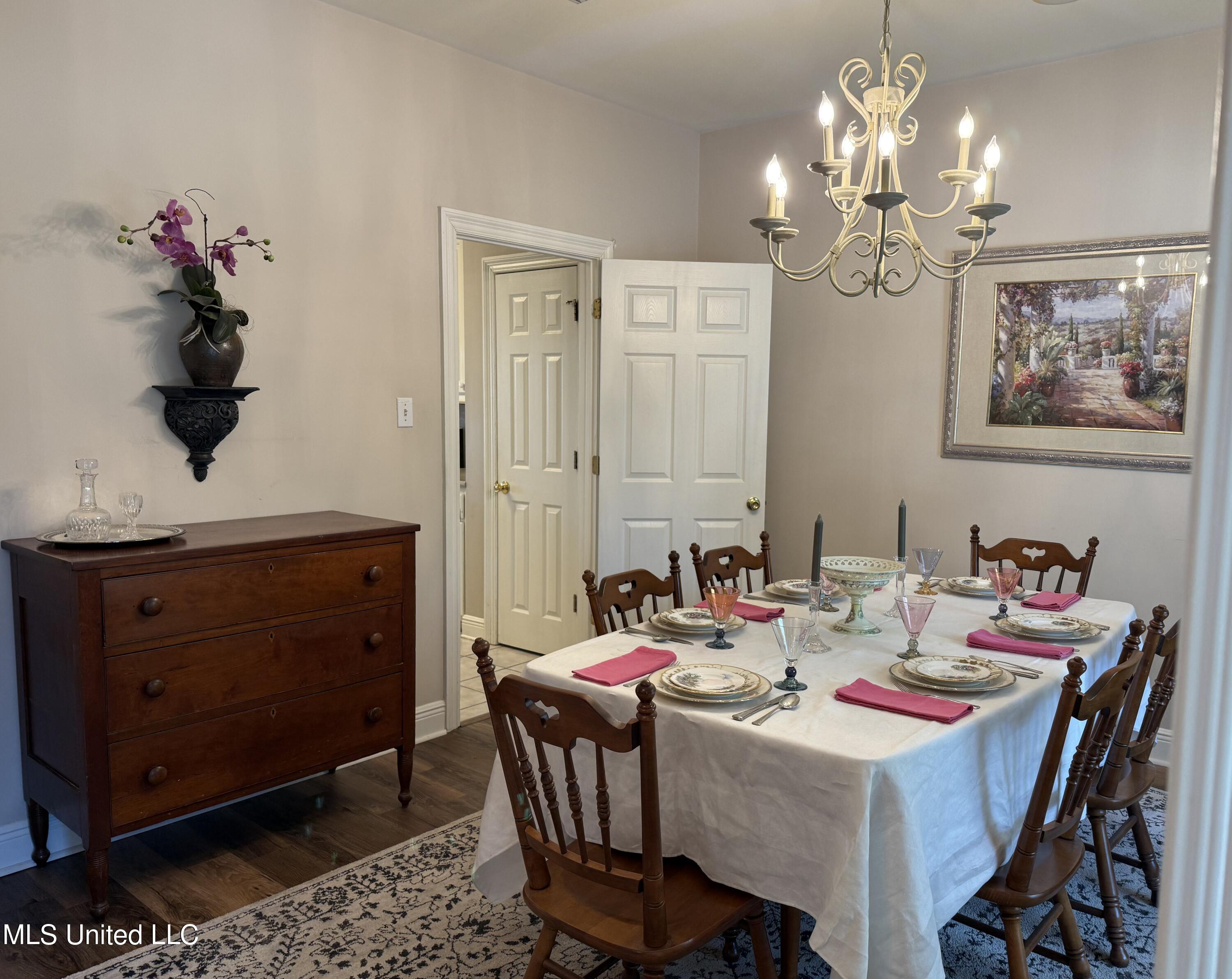 6303 Prado Road Ocean Springs, MS 39564 - Photo 9 of 56 Dining 1