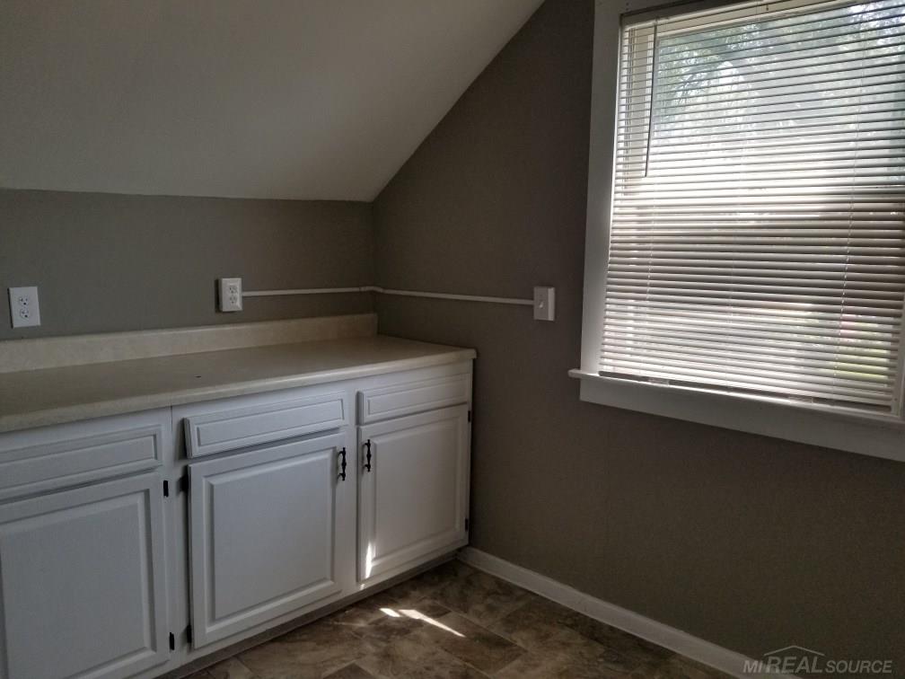 16476 Manchester Avenue, Unit 2 UPPER Eastpointe, MI 48021 - Photo 10 of 11