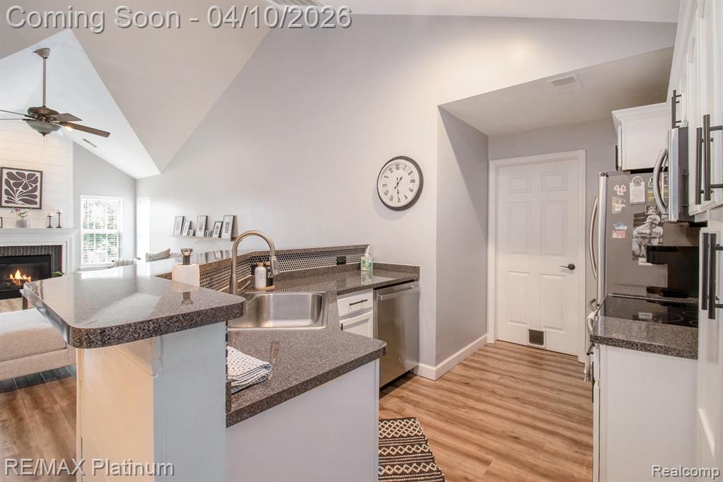 648 Olde English Circle Howell, MI 48855 - Photo 6 of 14