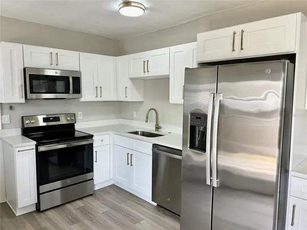 $2,250 | 706 East Flora Street, Tampa, FL 33604