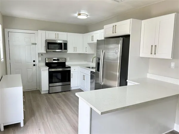 $2,250 | 706 East Flora Street, Tampa, FL 33604