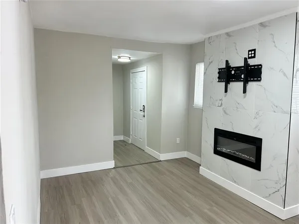 $2,250 | 706 East Flora Street, Tampa, FL 33604