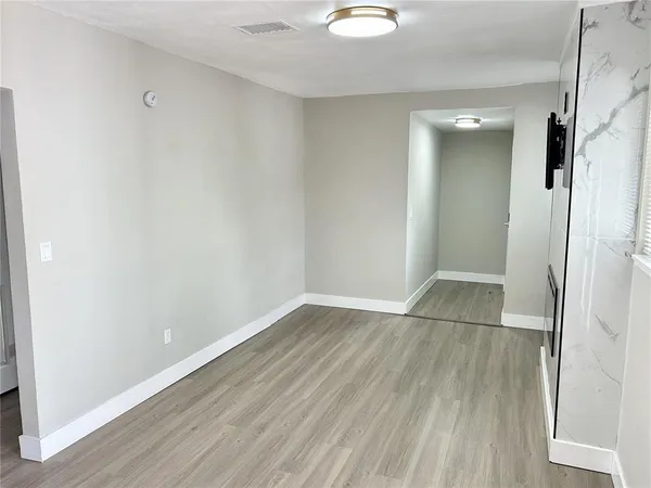 $2,250 | 706 East Flora Street, Tampa, FL 33604