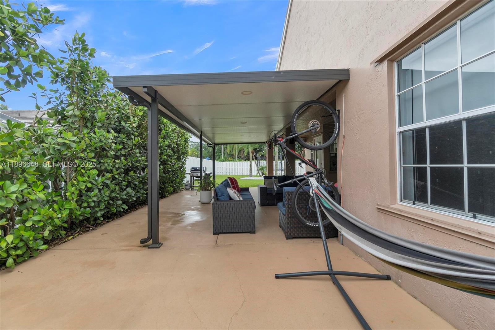 362 Bridgeton Road Weston, FL 33326 - Photo 38 of 46 Gallery Image 38
