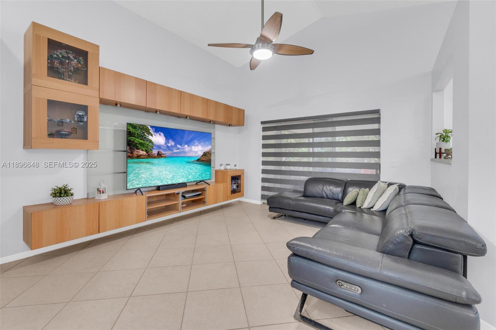 362 Bridgeton Road Weston, FL 33326 - Photo 7 of 46 Gallery Image 7