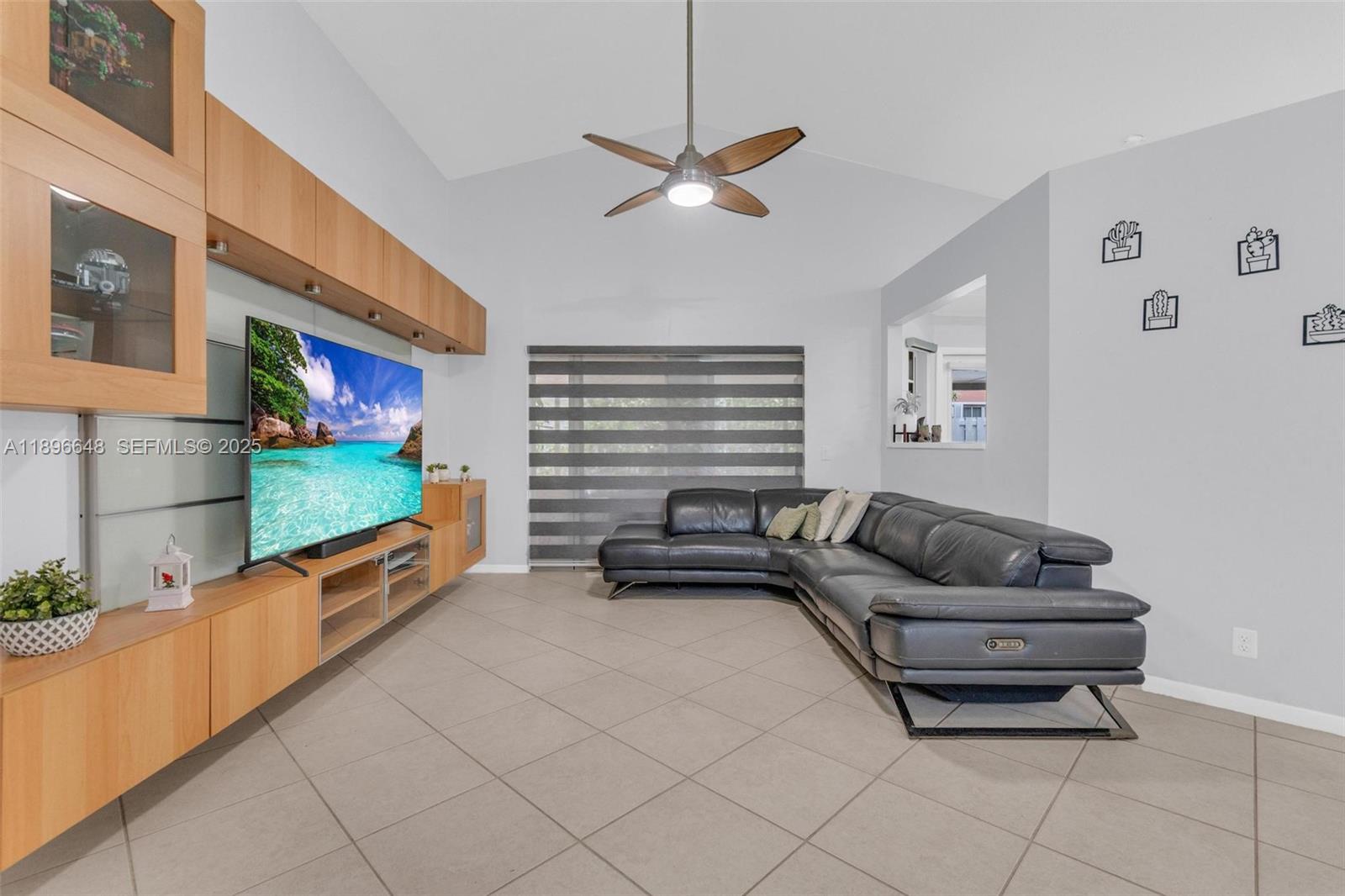 362 Bridgeton Road Weston, FL 33326 - Photo 8 of 46 Gallery Image 8