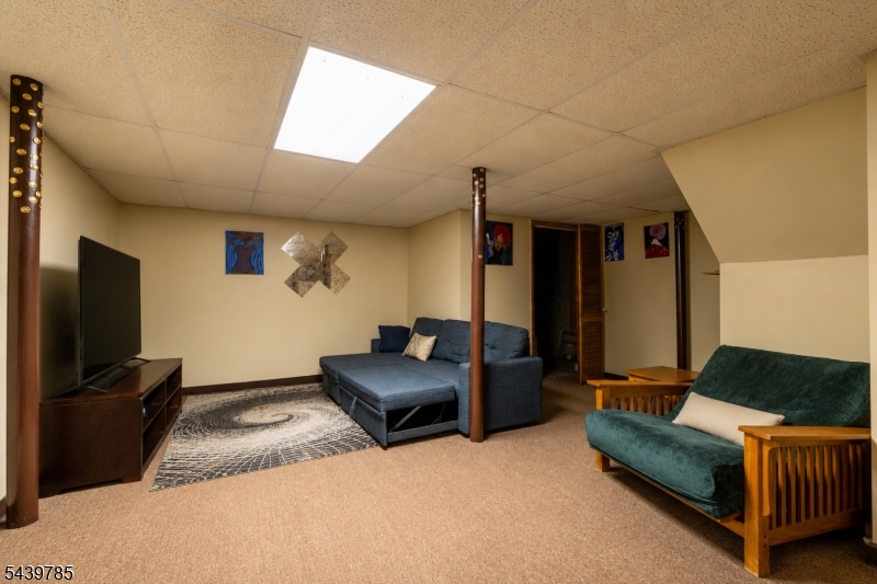 265 Rosa Parks Boulevard Paterson, NJ 07501 - Photo 15 of 31