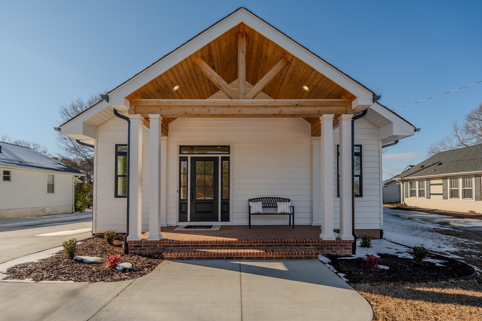 205 Pine Street Greer, SC 29650 - Photo 8 of 50