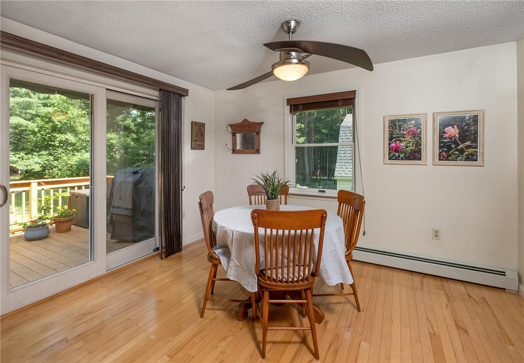 1152 Reynolds Road Glocester, RI 02814 - Photo 19 of 31