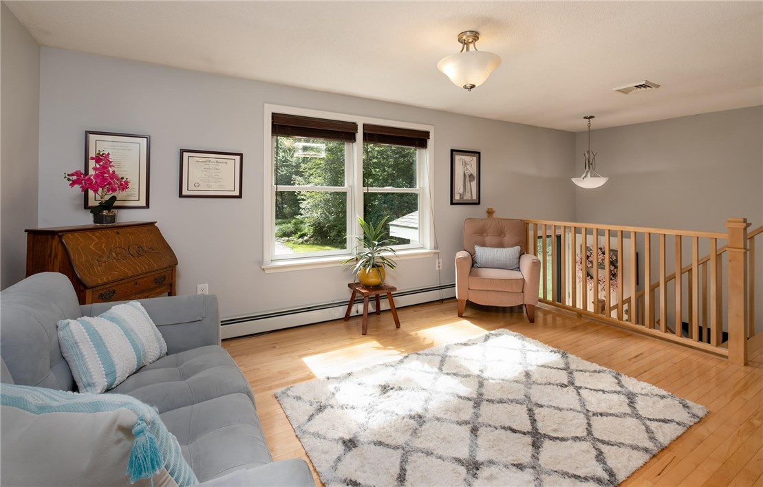 1152 Reynolds Road Glocester, RI 02814 - Photo 20 of 31