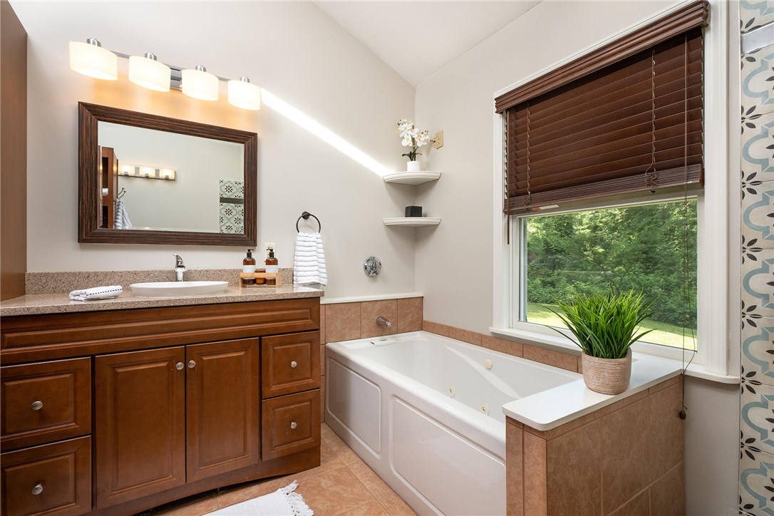 1152 Reynolds Road Glocester, RI 02814 - Photo 28 of 31