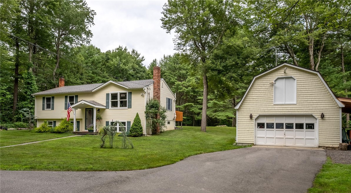 1152 Reynolds Road Glocester, RI 02814 - Photo 6 of 31