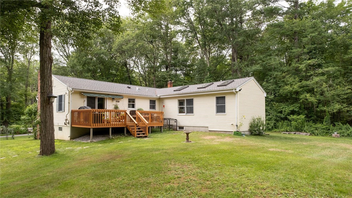 1152 Reynolds Road Glocester, RI 02814 - Photo 8 of 31