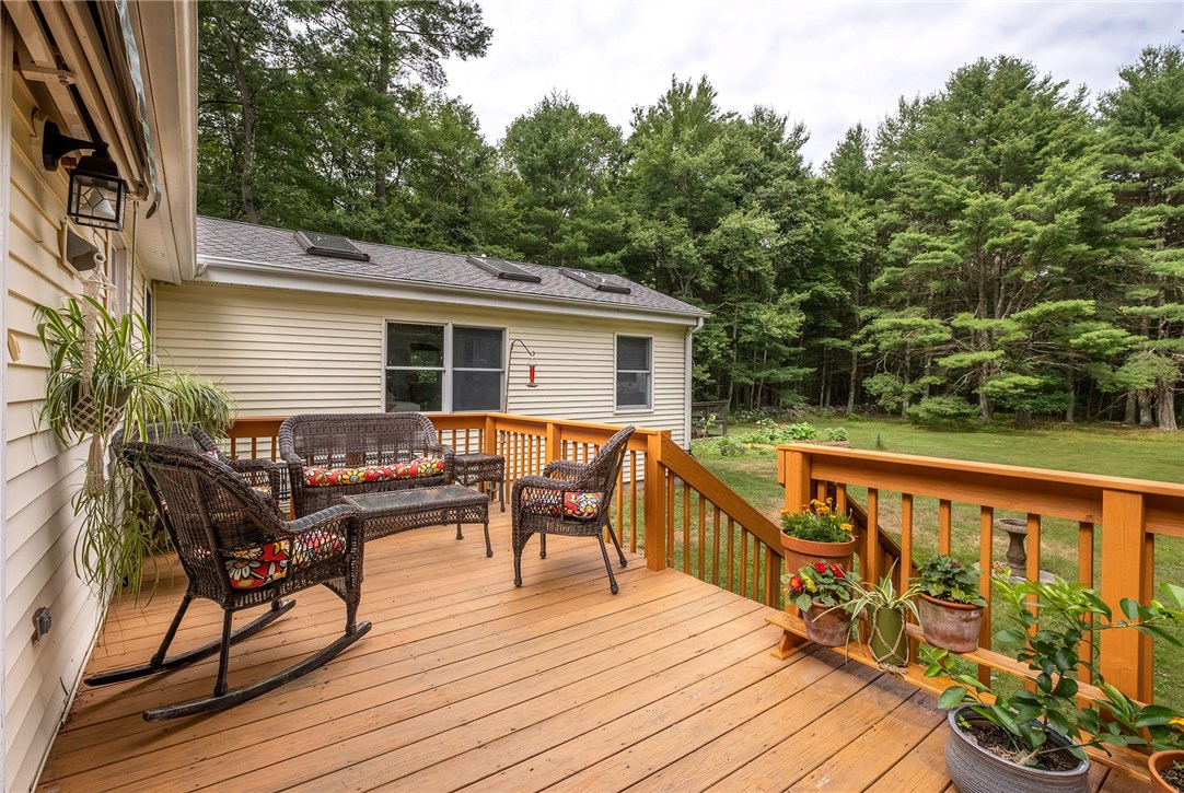 1152 Reynolds Road Glocester, RI 02814 - Photo 9 of 31