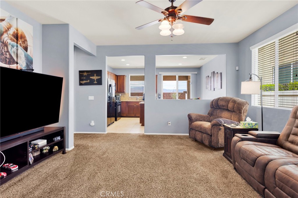 19459 Maple Creek Road Apple Valley, CA 92308 - Photo 10 of 51