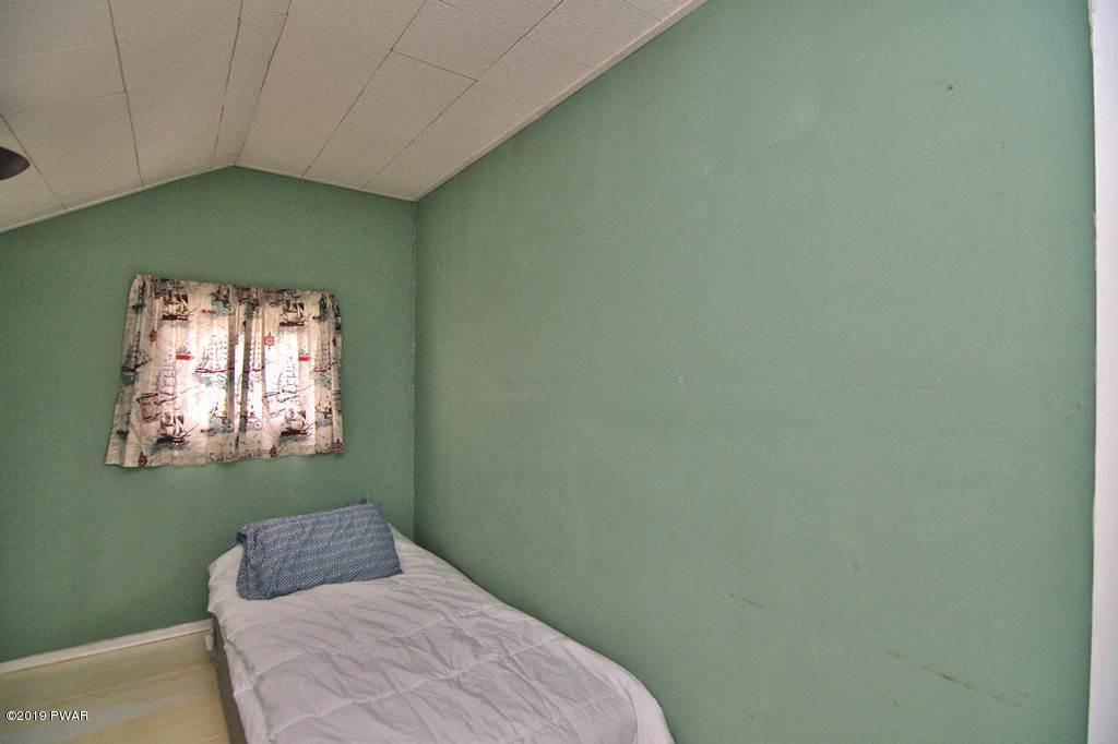 82 West Shore Road Waymart, PA 18472 - Photo 35 of 40