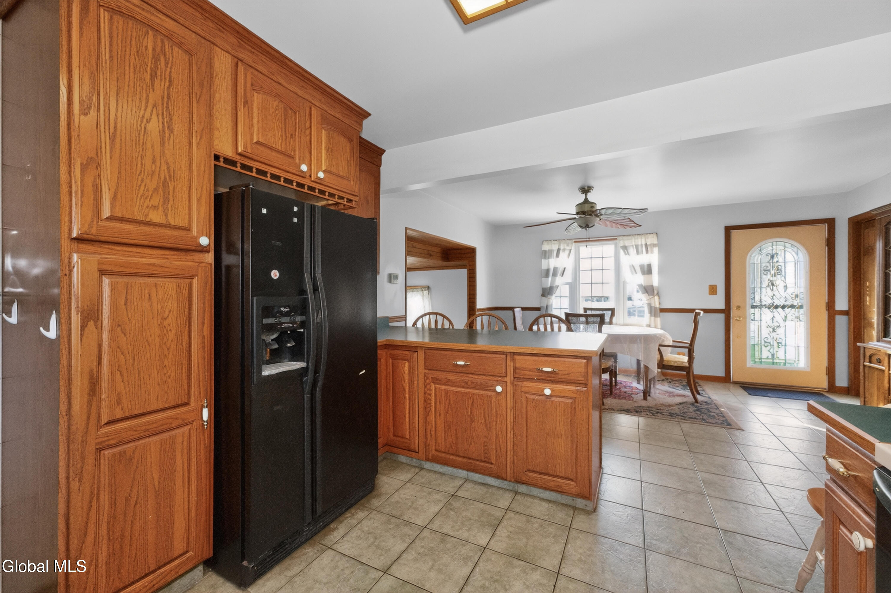 2 Kitchen 4
