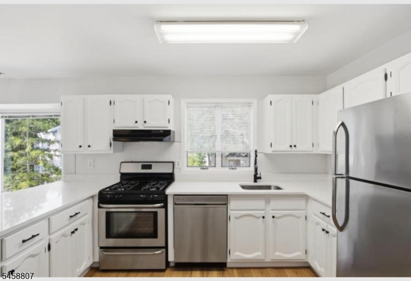 136 Changebridge Road, Unit N8 Montville, NJ 07045 - Photo 16 of 37 Gallery Image 16