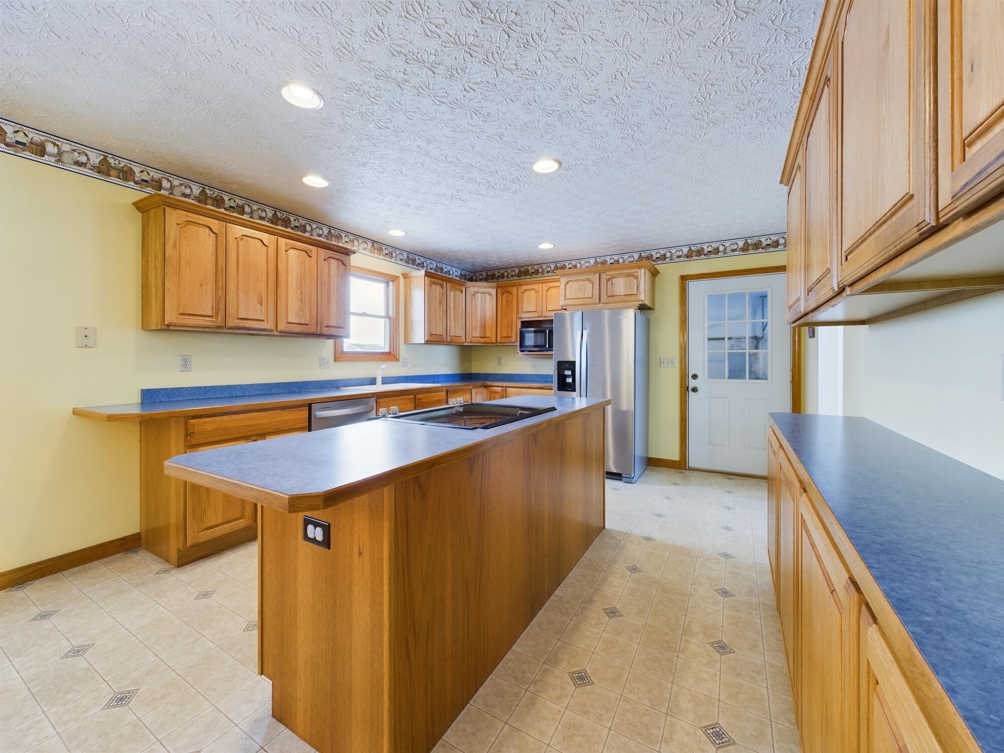 6326 Amanda-Southern Road Southwest Amanda, OH 43102 - Photo 11 of 79 Kitchen