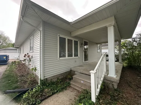 $75,000 | 205 North Mannering Street, Royalton, IL 62983